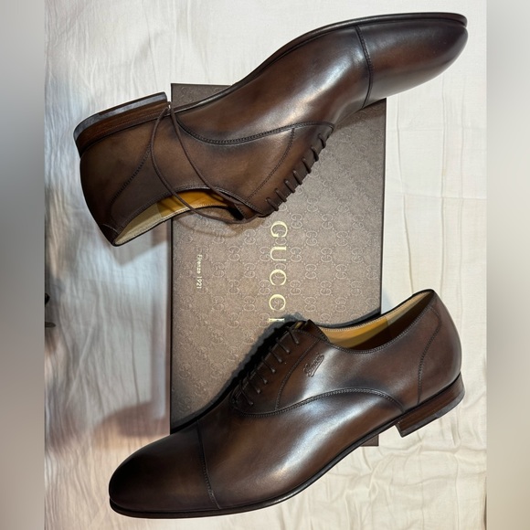 Men’s Brown Leather Gucci Dress Shoes - Picture 2 of 5